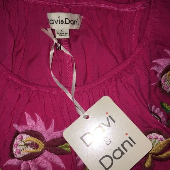 NWT On or Off Shoulder Pink Floral Embroidered Blouse Festive Lightweight - Picture 10 of 10